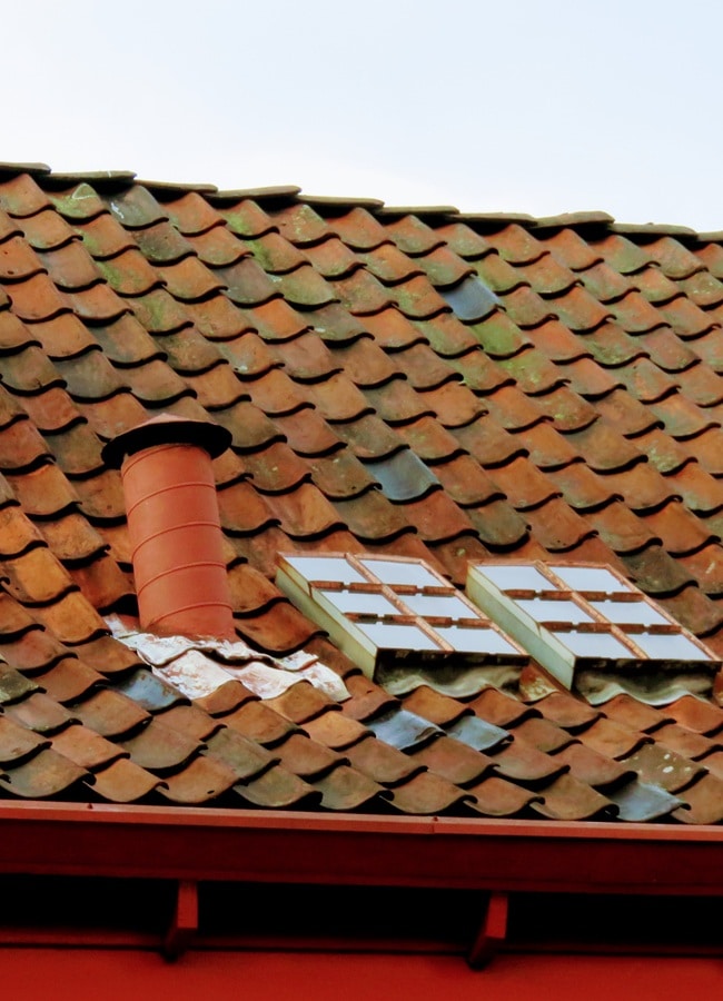 Signs Your Roof May Need Repainting